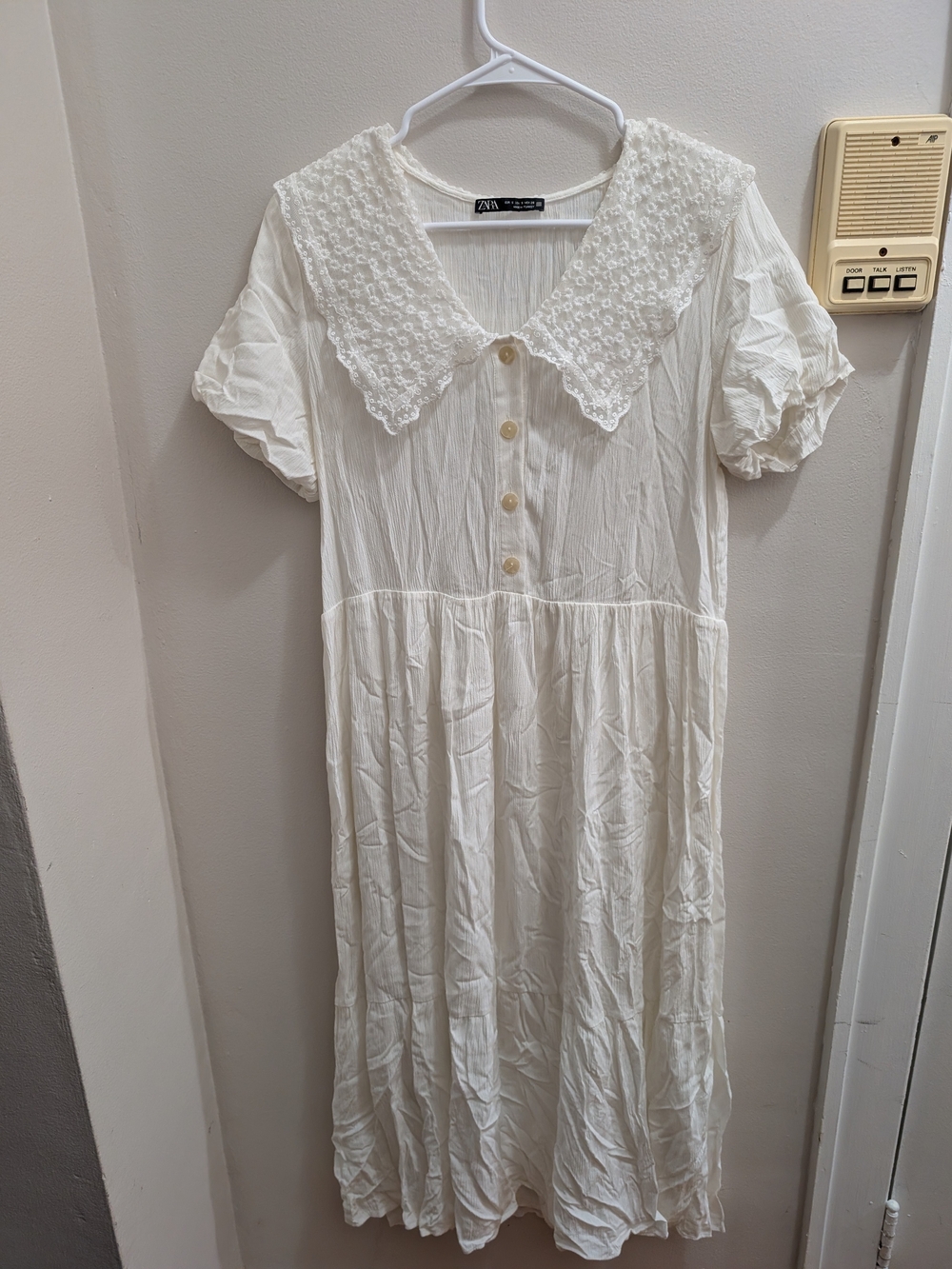 Zara Maxi Dress in White Size Medium